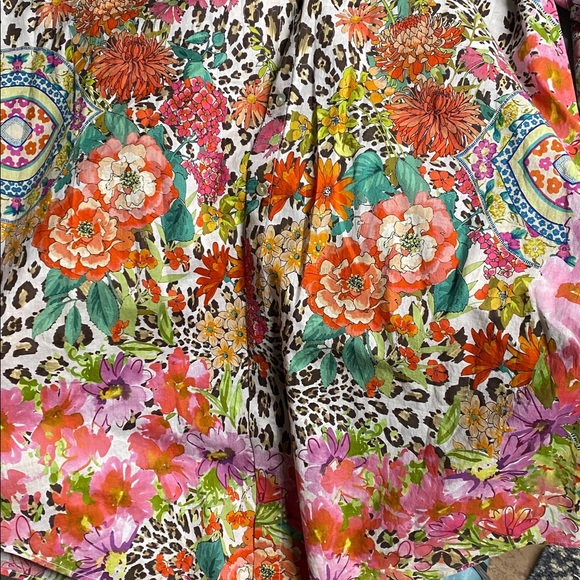 Johnny Was Wild Garden Relaxed Overshirt Floral Multicolor $199 MSRP Size Large - Picture 8 of 9